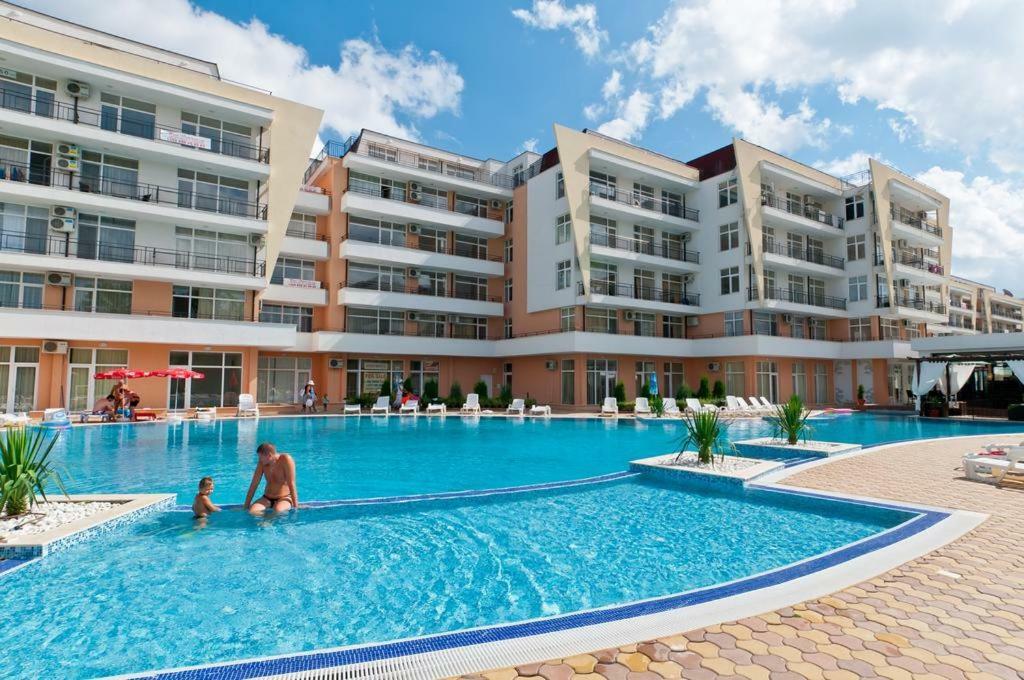 Appartamento Grand Kameliq Sunny Beach Esterno foto